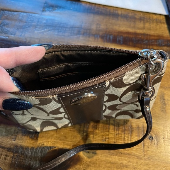 Coach Wristlet - Picture 4 of 4